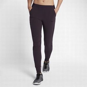 NIKE - Brand new slim fit training pants